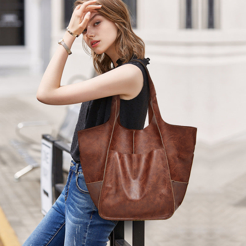 The Perfect Blend of Style and Function: GreenBag's 17" Waterproof Laptop Tote Bag for Women